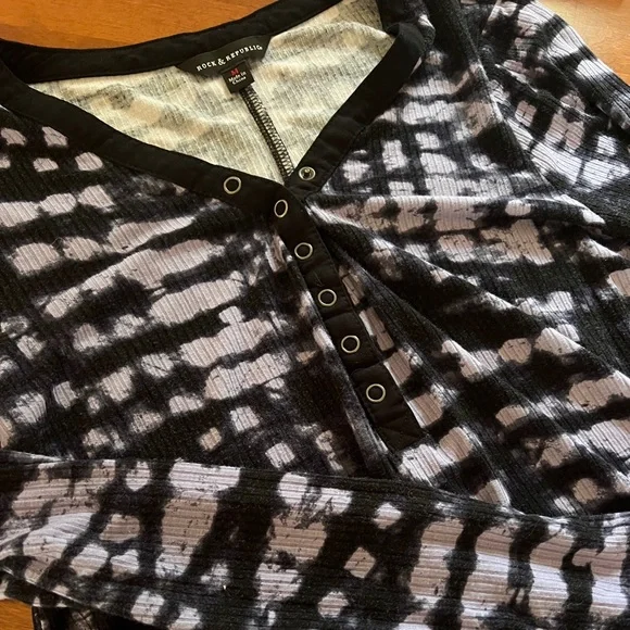 Y2K Henley long sleeve - Picture 2 of 3